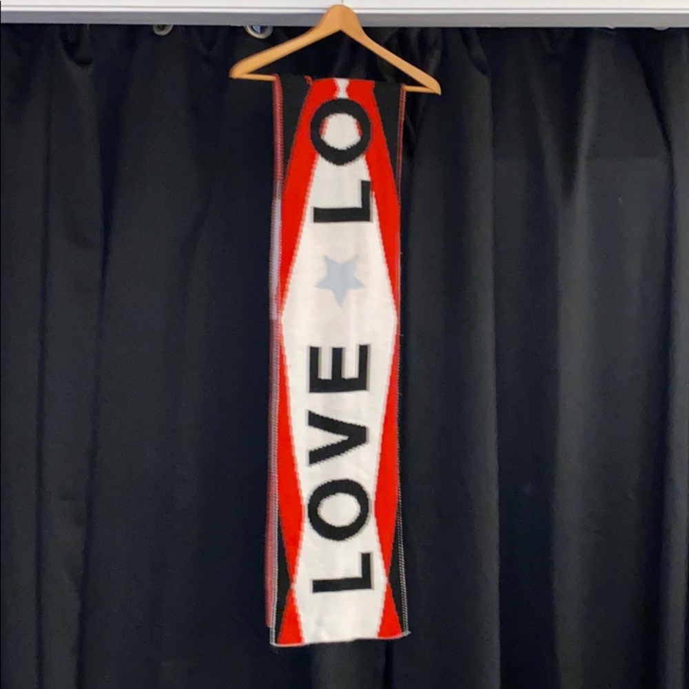 Express LOVE scarf